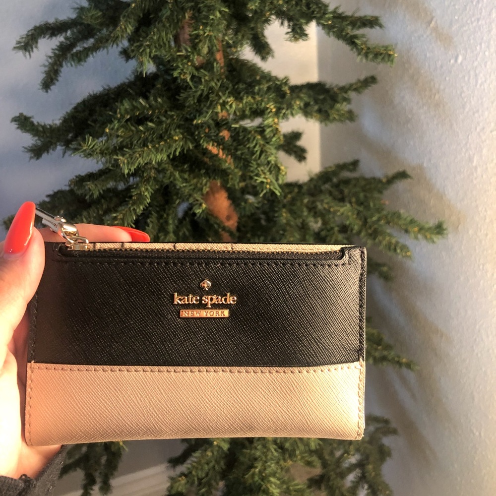 Kate Spade Bi fold wallet